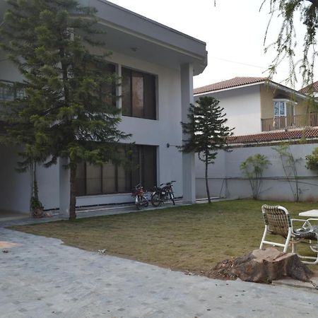 Royal Manor F-10 Islamabad Exterior foto